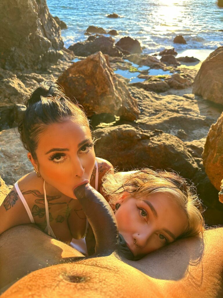 Leamary nudes